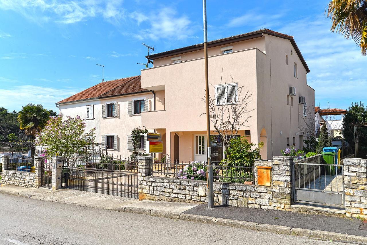 Apartments Milka 2074 Poreč Extérieur photo