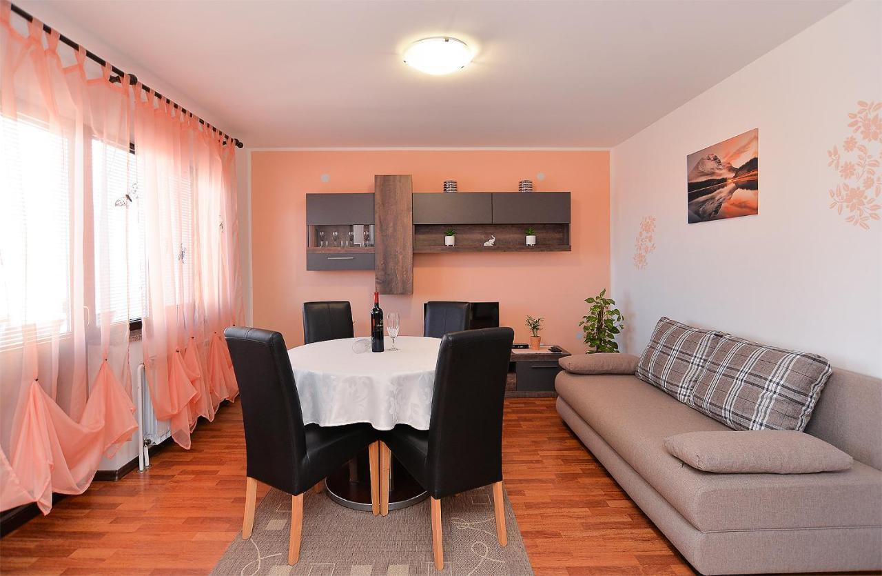 Apartments Milka 2074 Poreč Extérieur photo