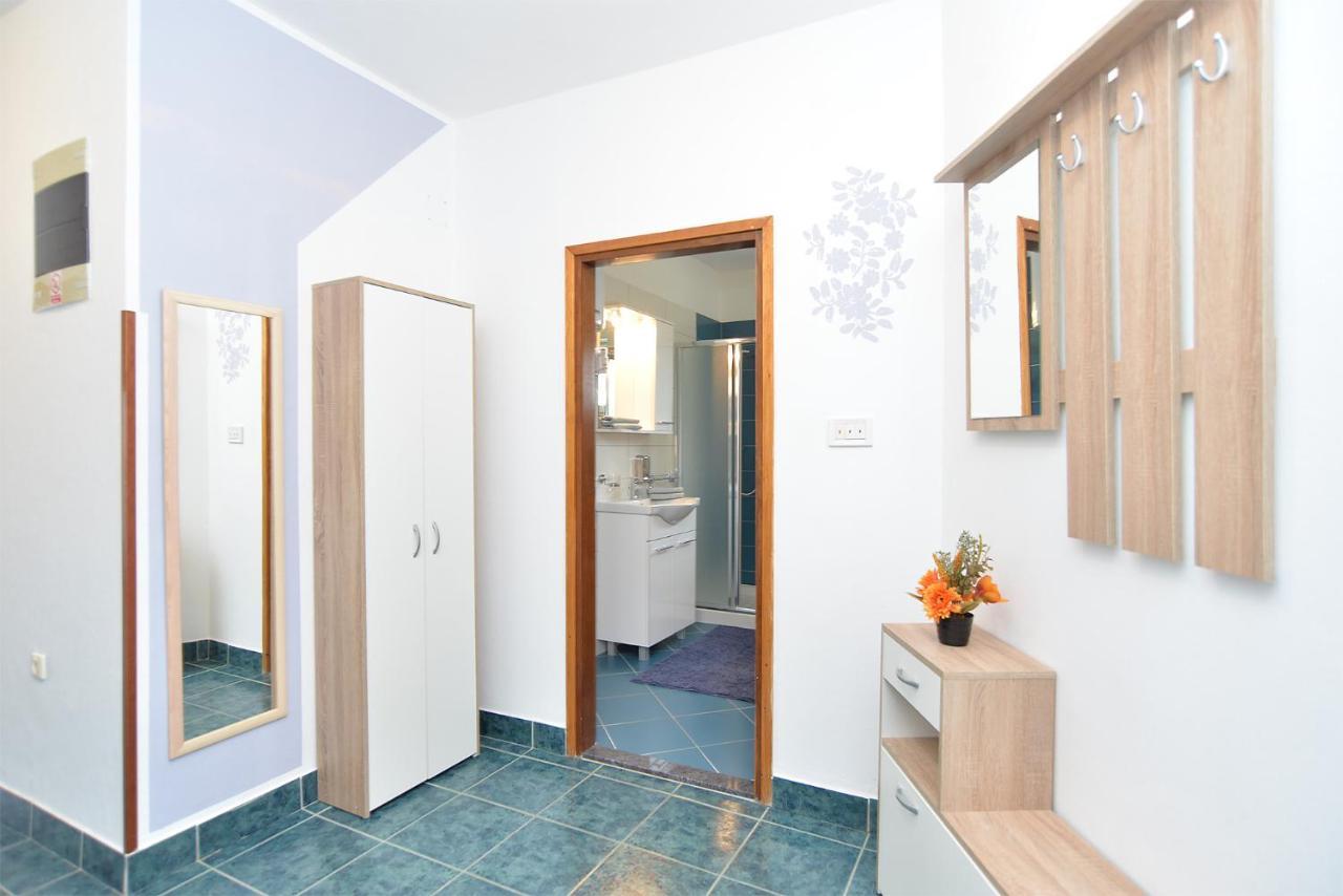 Apartments Milka 2074 Poreč Extérieur photo