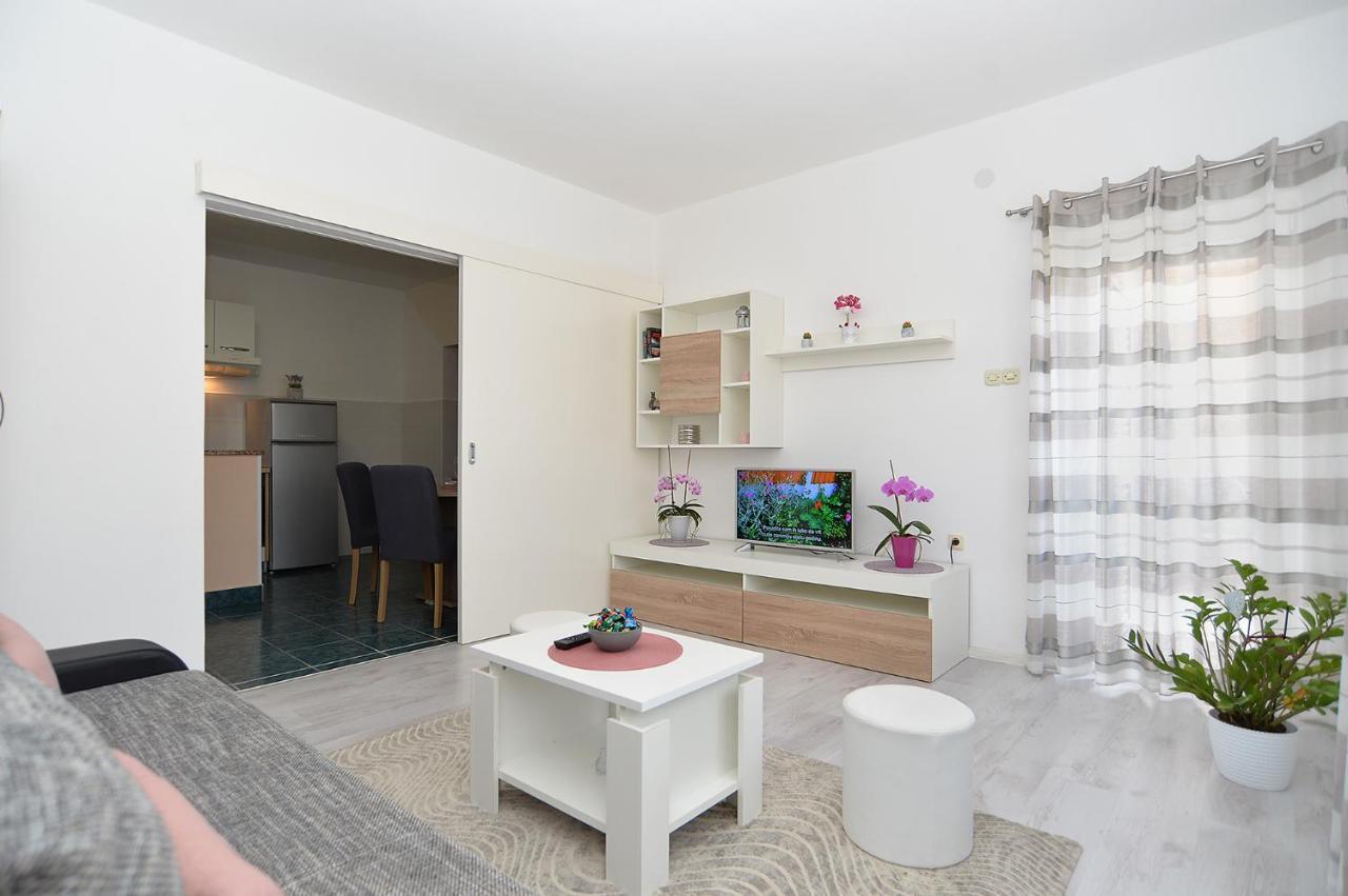 Apartments Milka 2074 Poreč Extérieur photo