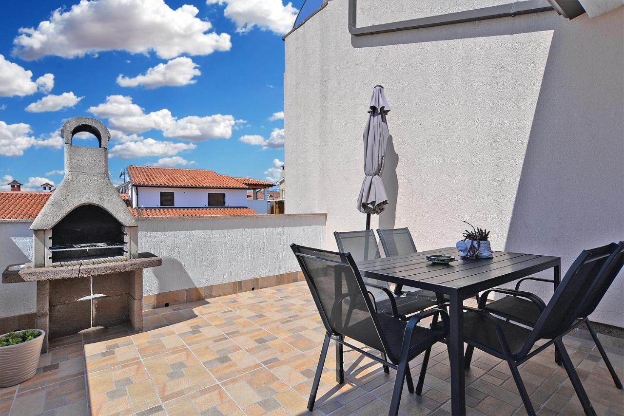 Apartments Milka 2074 Poreč Extérieur photo