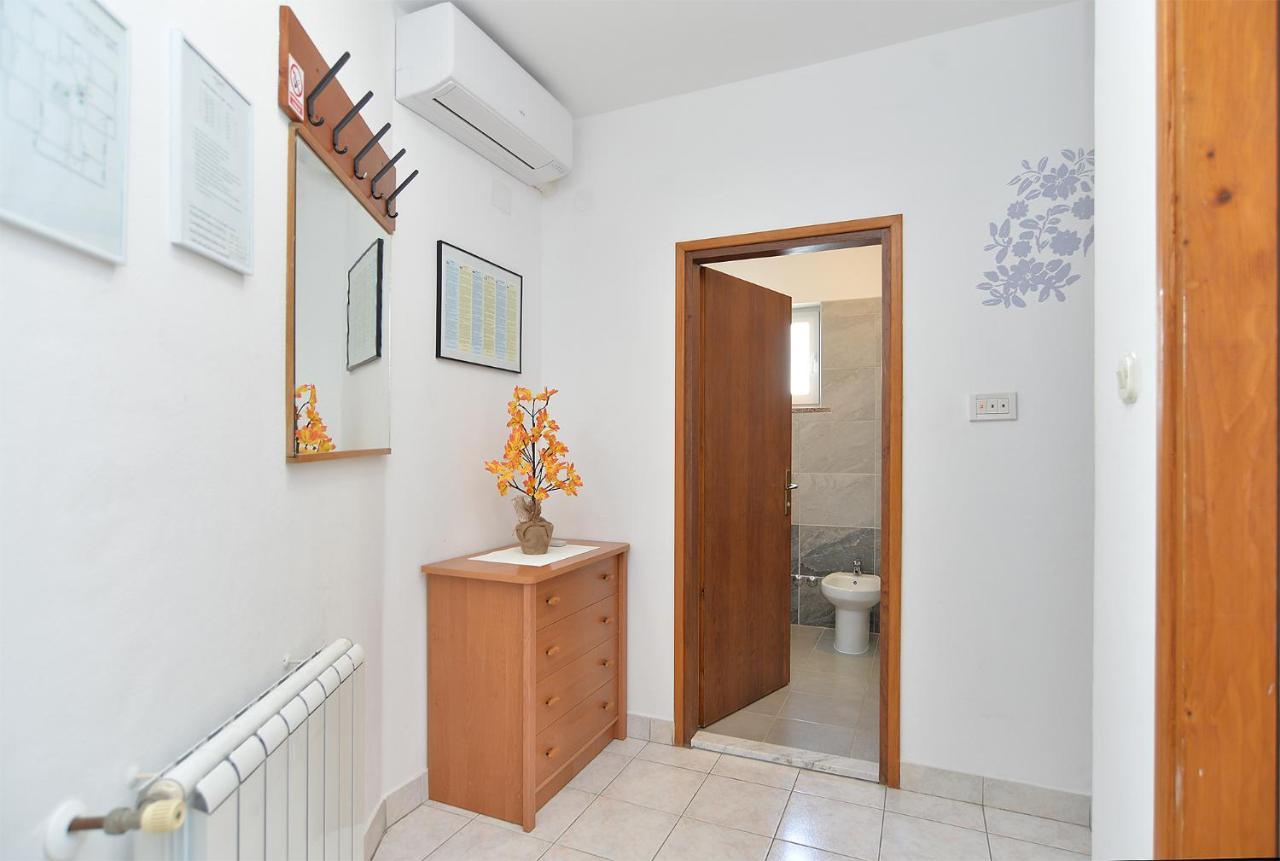 Apartments Milka 2074 Poreč Extérieur photo