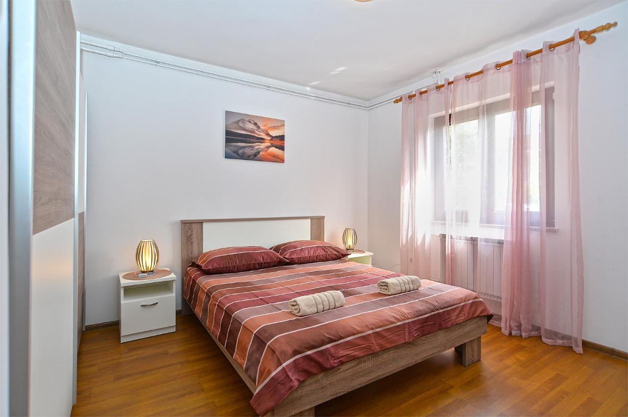 Apartments Milka 2074 Poreč Extérieur photo