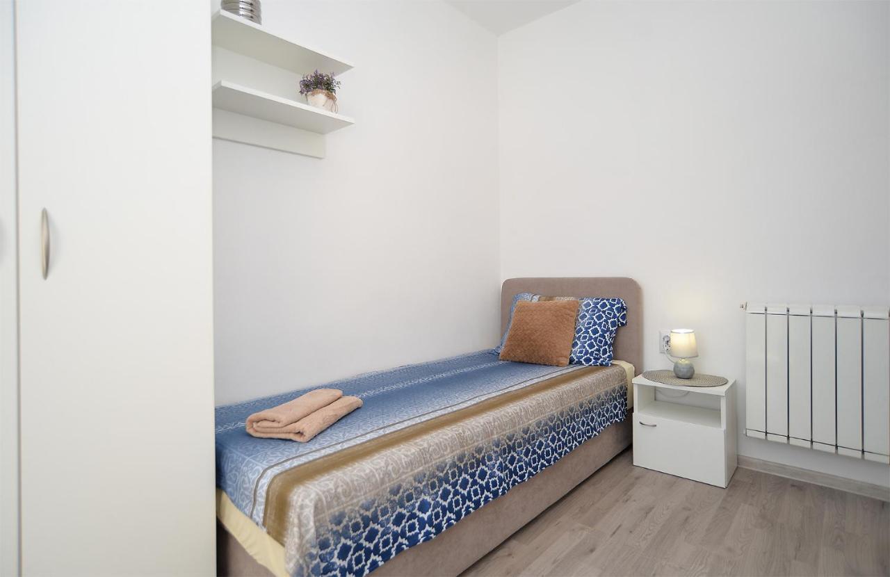 Apartments Milka 2074 Poreč Extérieur photo