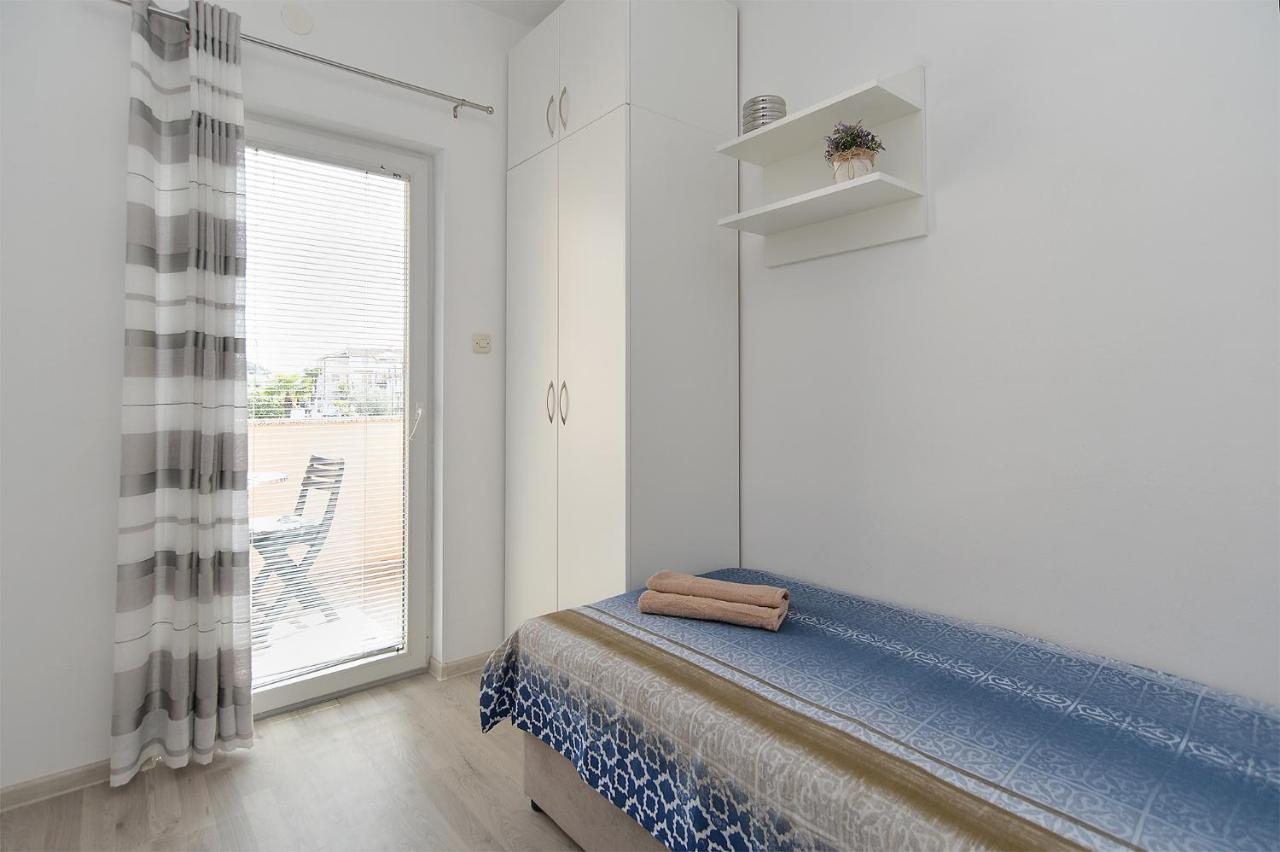Apartments Milka 2074 Poreč Extérieur photo