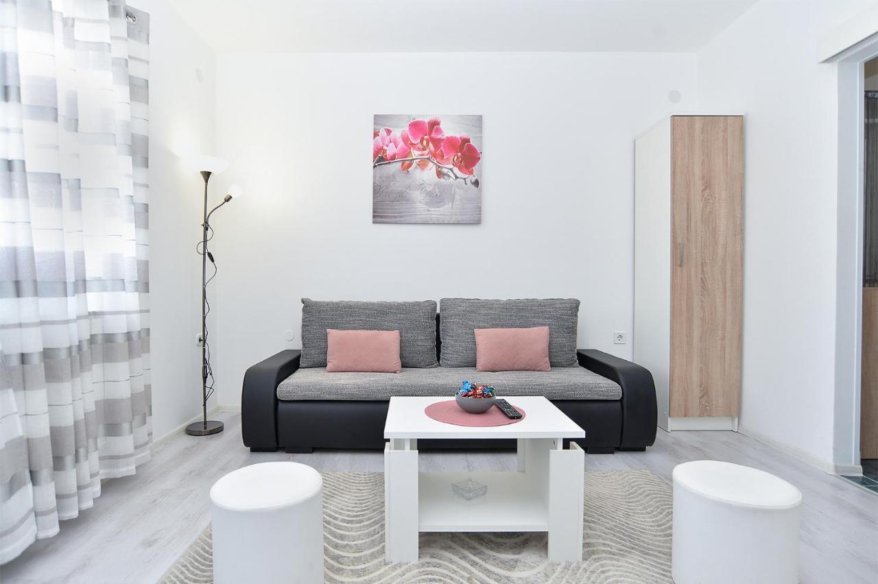 Apartments Milka 2074 Poreč Extérieur photo