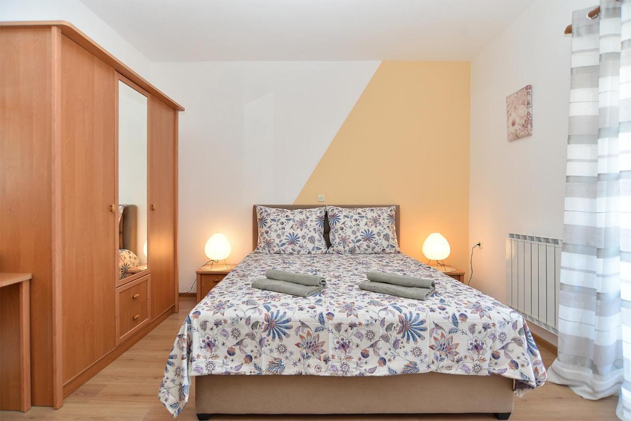 Apartments Milka 2074 Poreč Extérieur photo